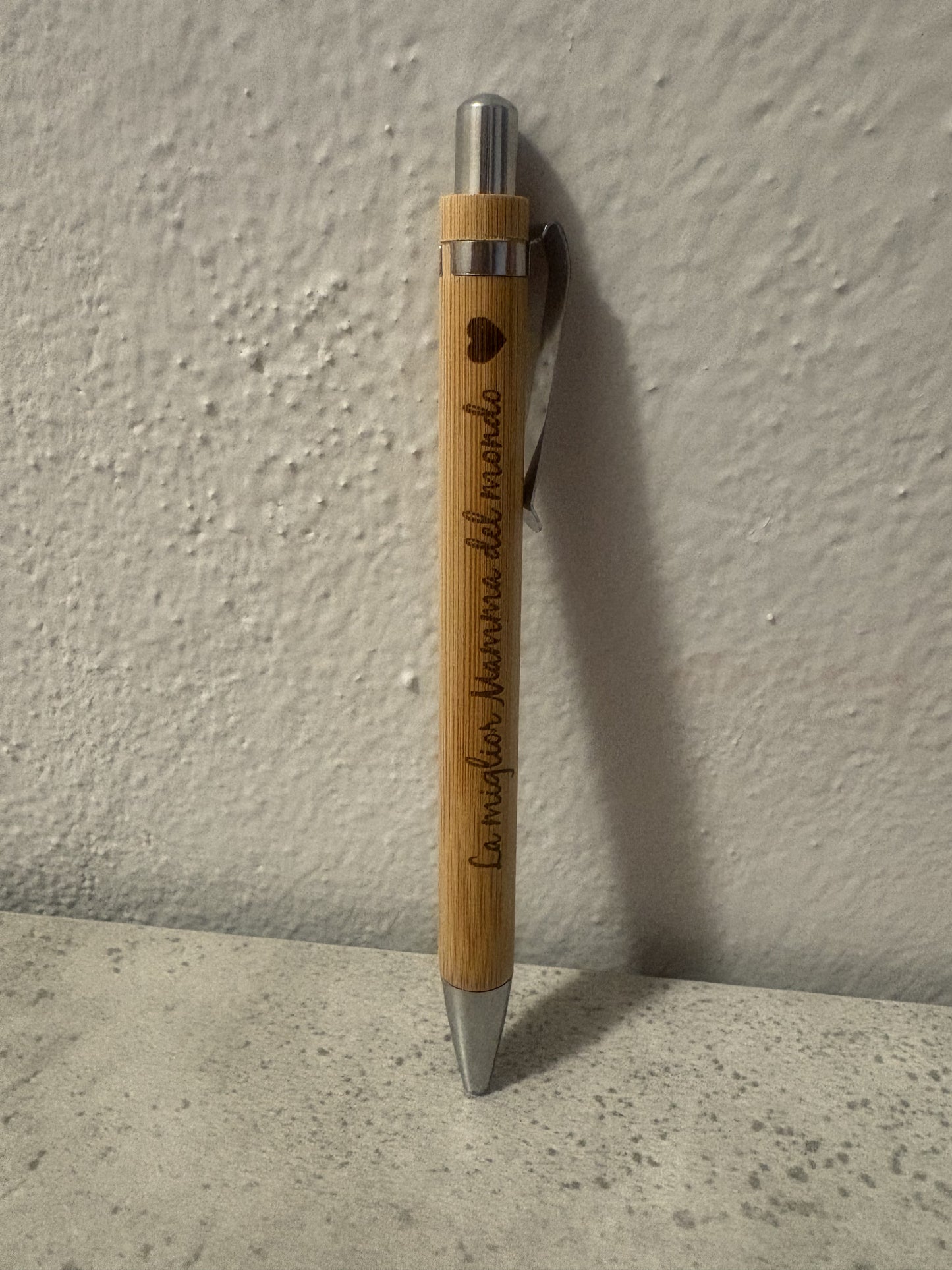 penna in bamboo con incisione per la festa della mamma  compresa scatolina